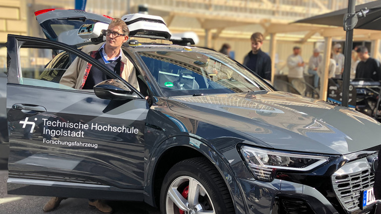 Forschungsfahrzeug der TH Ingolstadt auf der IAA 2025.